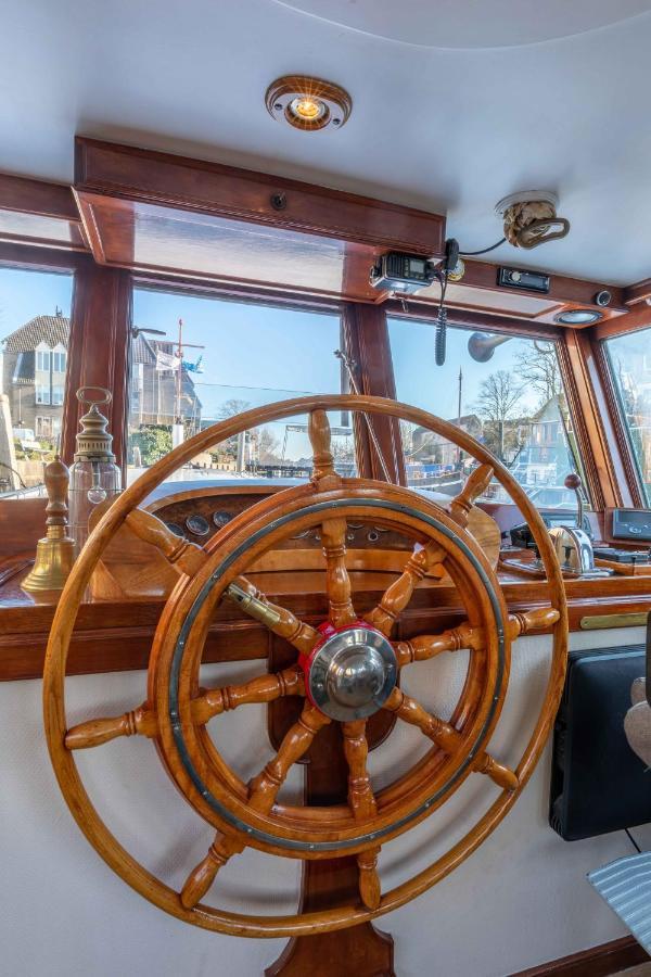 Готель The Luxury Boat Зволле Екстер'єр фото